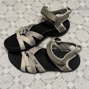 Teva Tirra Hiking Sandals Multi Strappy Outdoors Water Shoc Pad Women’s 8.5 EUC